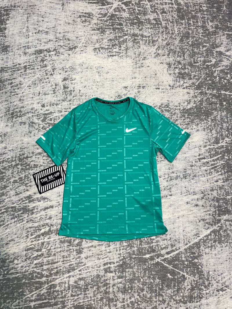 Mint green nike sales clothing